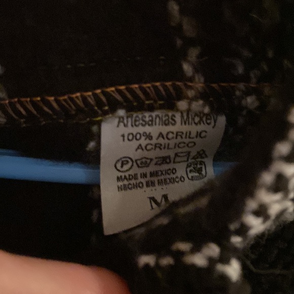 Sweatshirt with hoodie - Picture 2 of 4